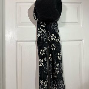 Black and White Fleece Scarf